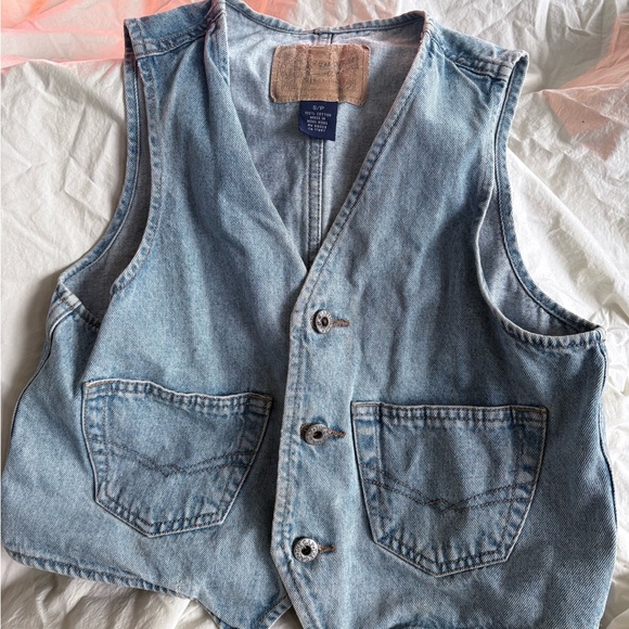 GAP Tops - Vintage Gap Light Wash CROPPED Denim Vest with Front Pockets